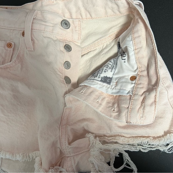 Levi’s 501 Women Size 25 Pale Pink Lemon Tag Button Fly Cut Off Jean Short - Picture 8 of 10